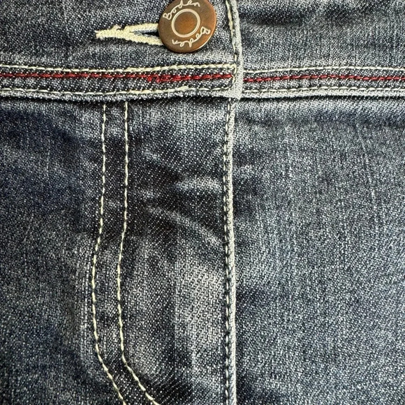 Boden Women’s Blue Denim Skirt with Red Stitching Pockets Zipper/Button Closure‎ - Picture 4 of 9